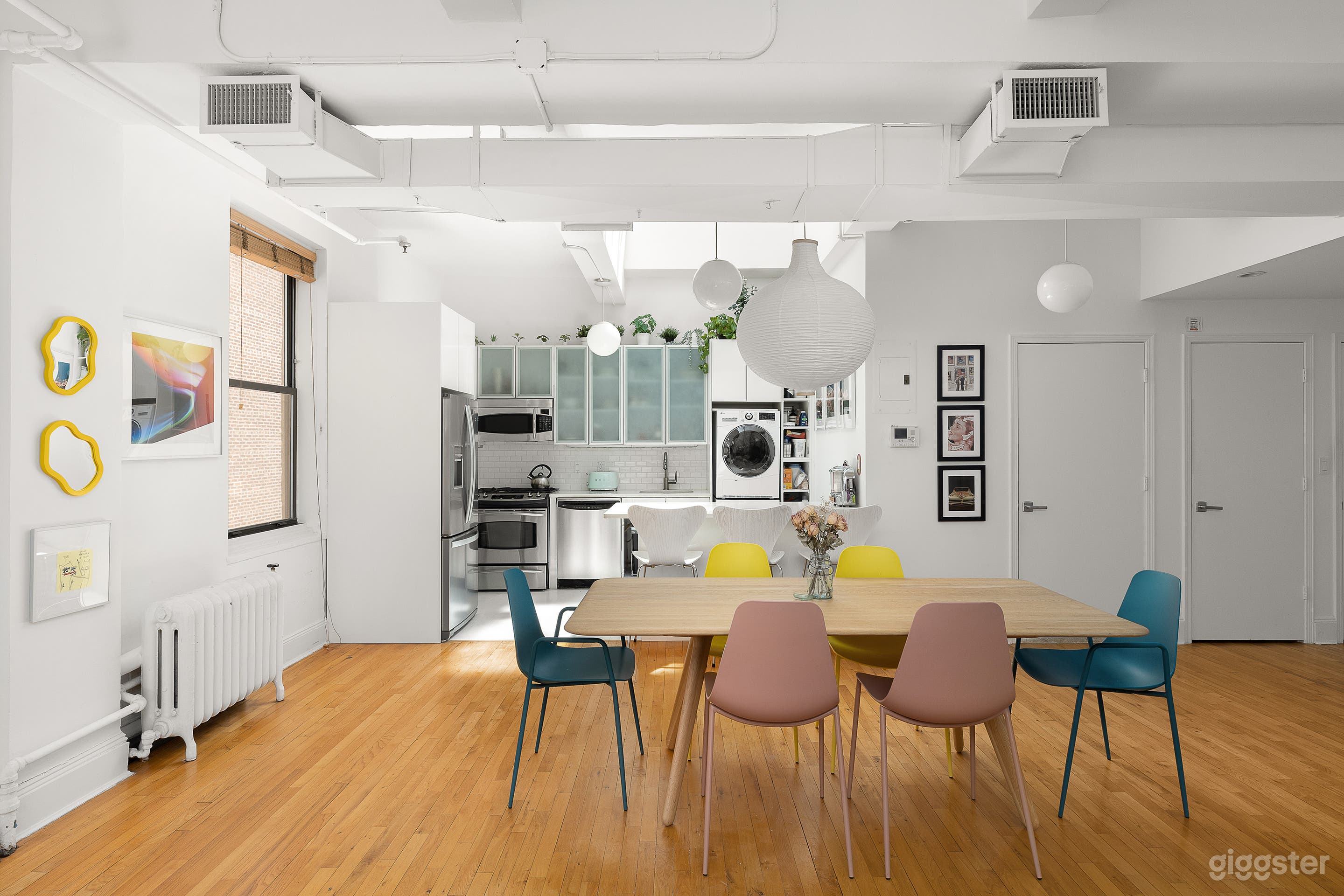 Colorful, Modern Loft with Skylight &amp; Private Terrace Photo 3
