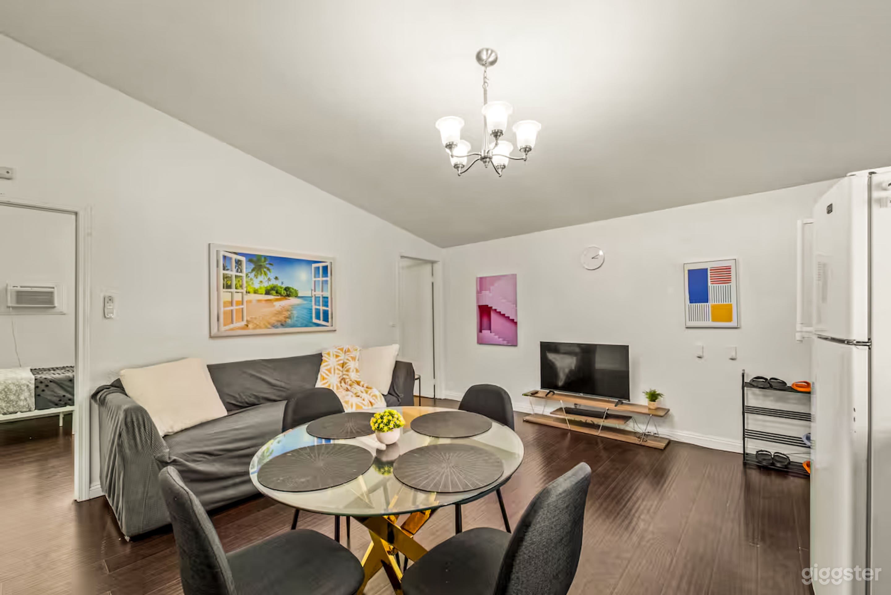 Spacious Alhambra Home with Natural Light & Film-Ready Inter Photo 1