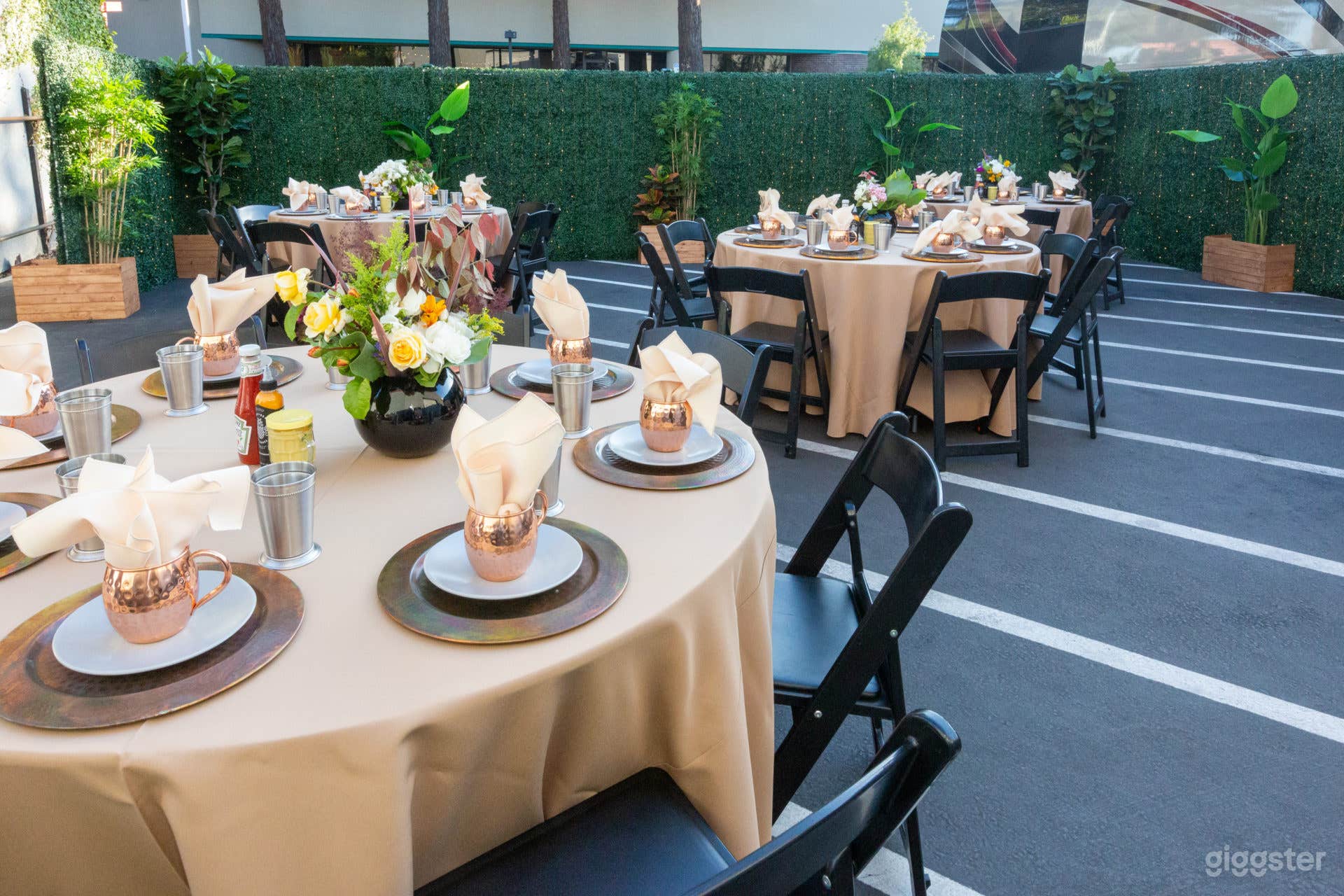 Contemporary Outdoor Event Space Photo 1