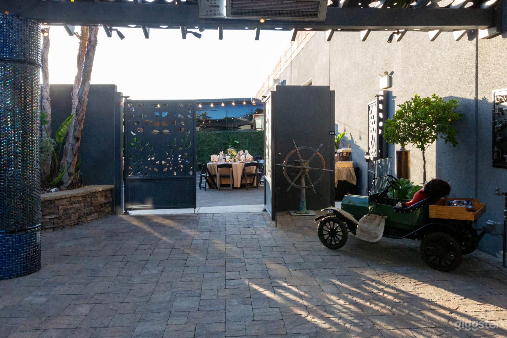 Contemporary Outdoor Event Space Photo 2