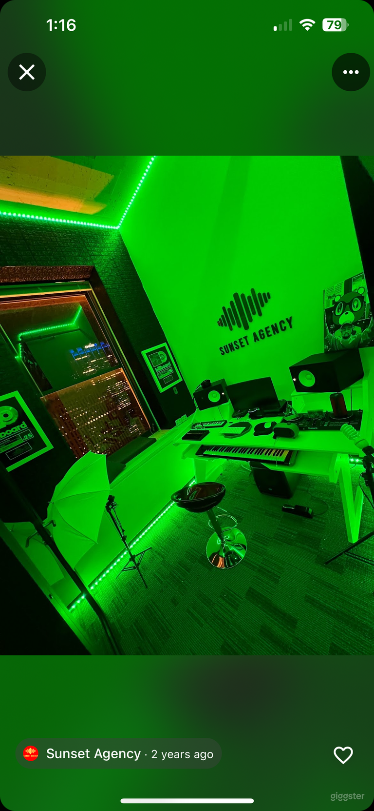  Downtown Quiet Work Space with Skyline View 