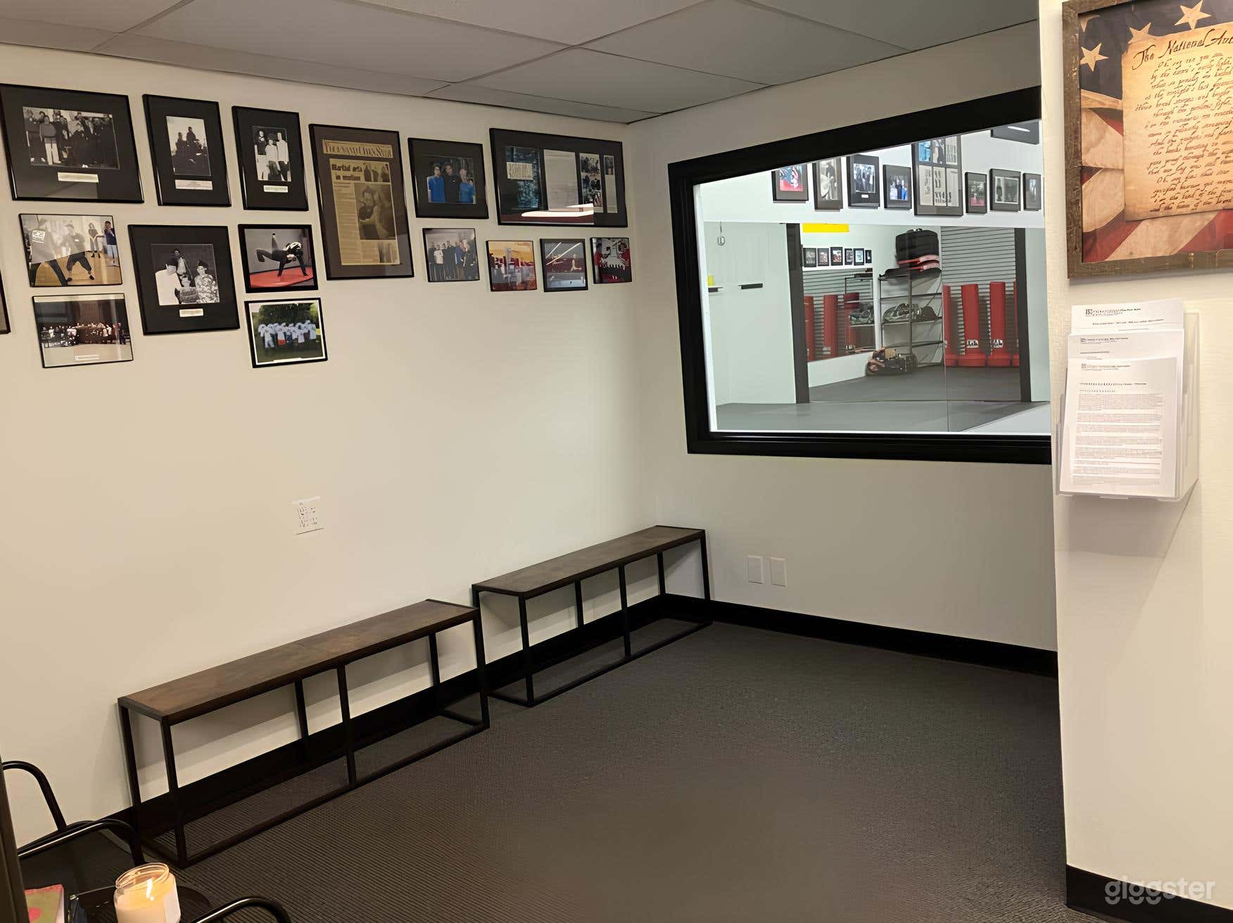 Lobby Meeting Space (2nd Room) Photo 1