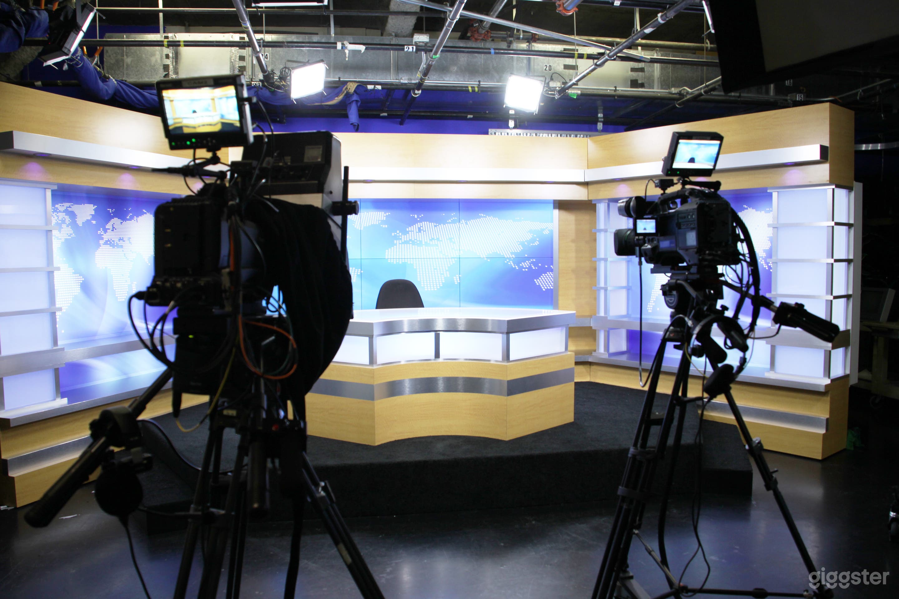 Creative Television Production - News Set tudio Photo 1
