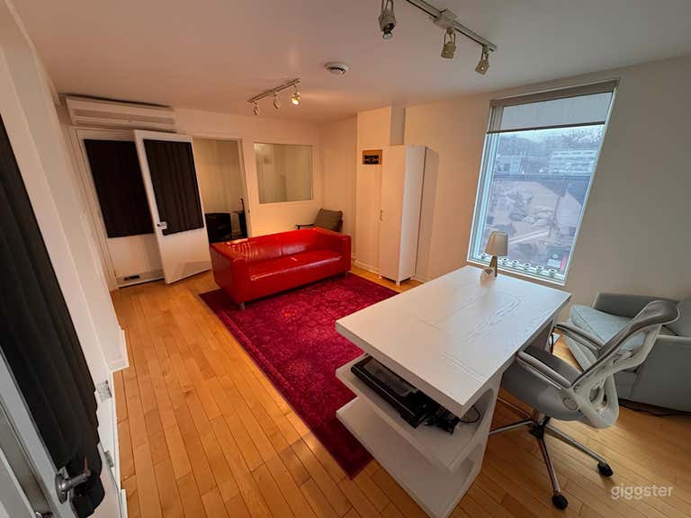  Großes Büro & angrenzendes Podcast-Zimmer 