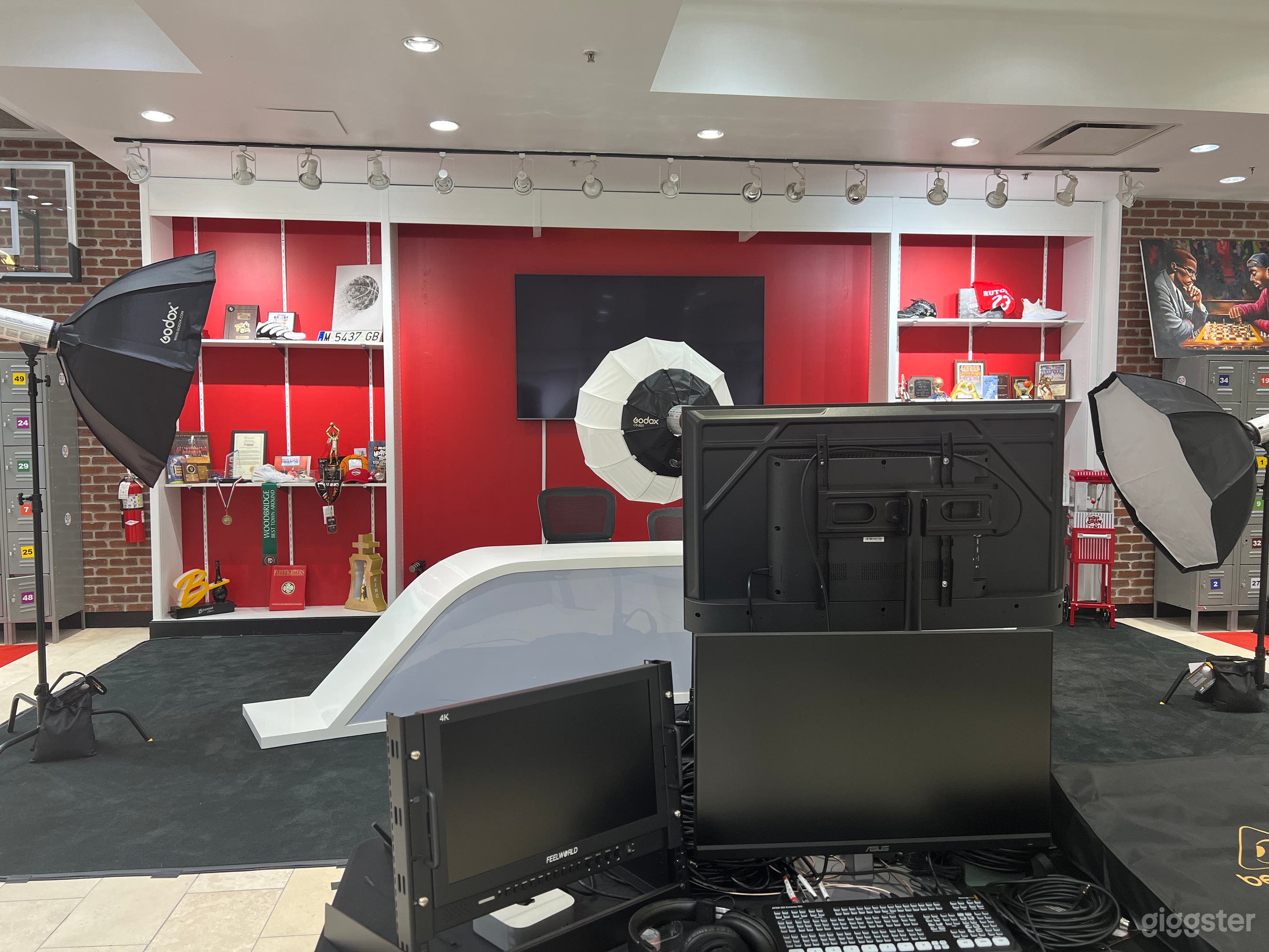 Main Red Event Content Studio Photo 4
