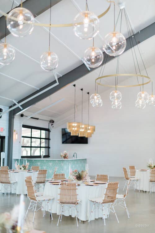 Contemporary Modern Barn in Johnson City Photo 3