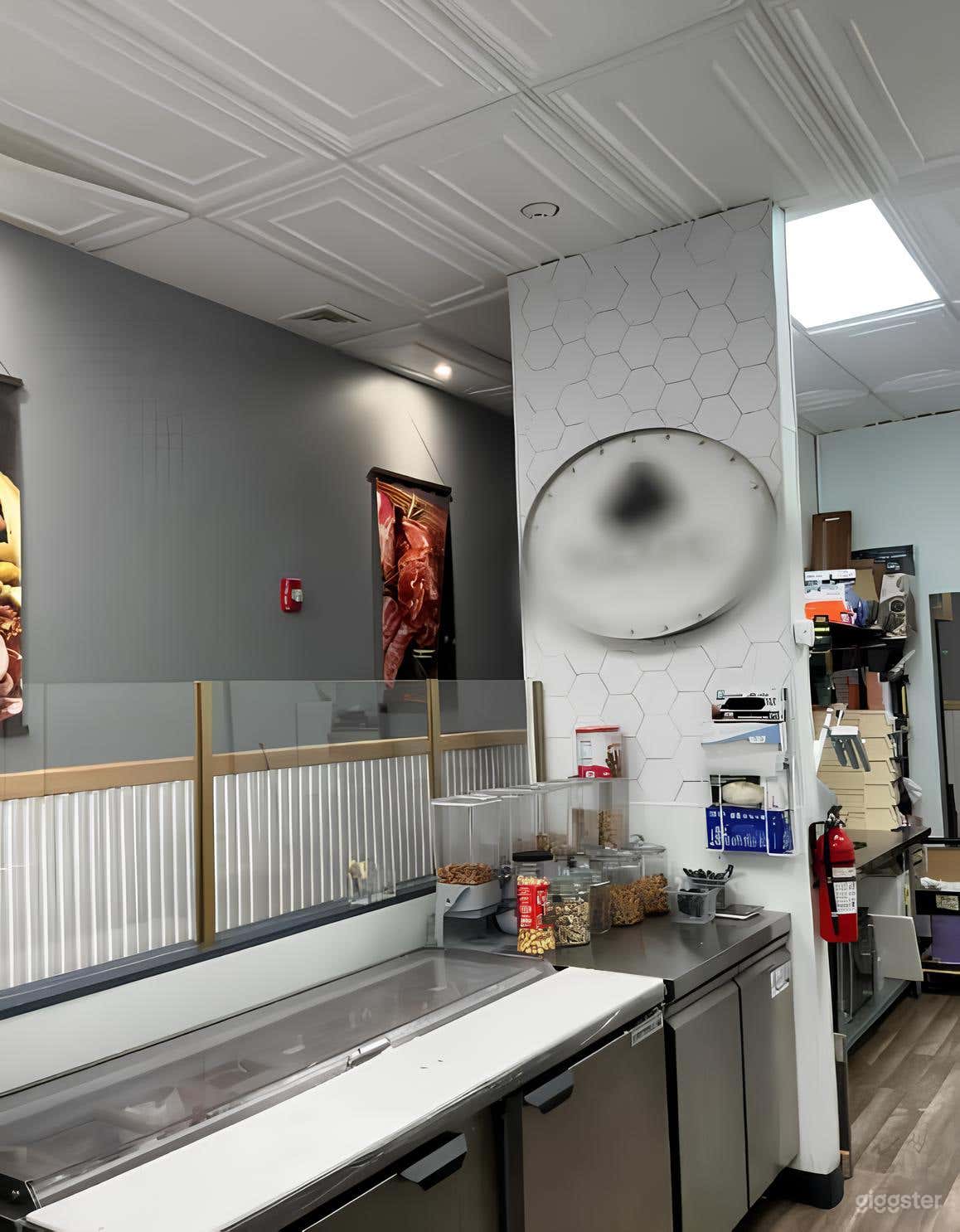 Modern, Light-Filled Creative Studio Photo 3