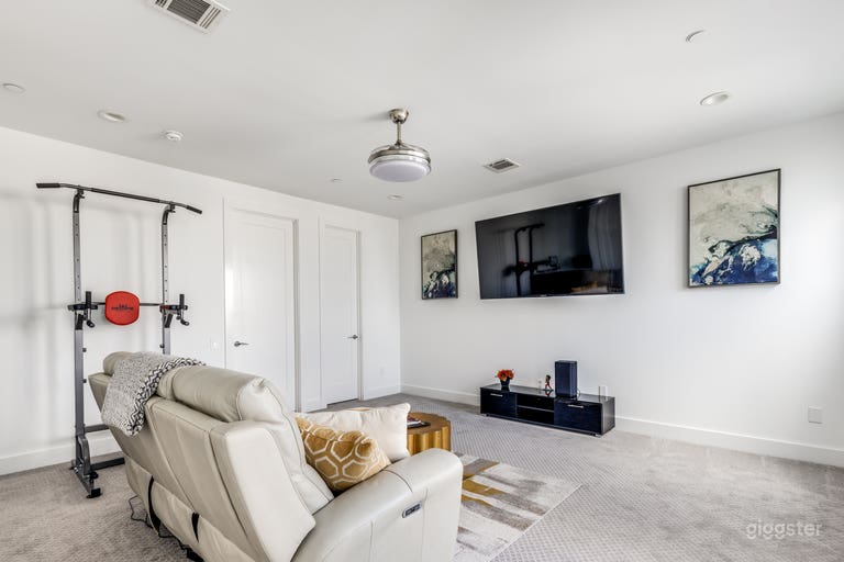  Sleek Italian Modern Townhome in Uptown Houston 