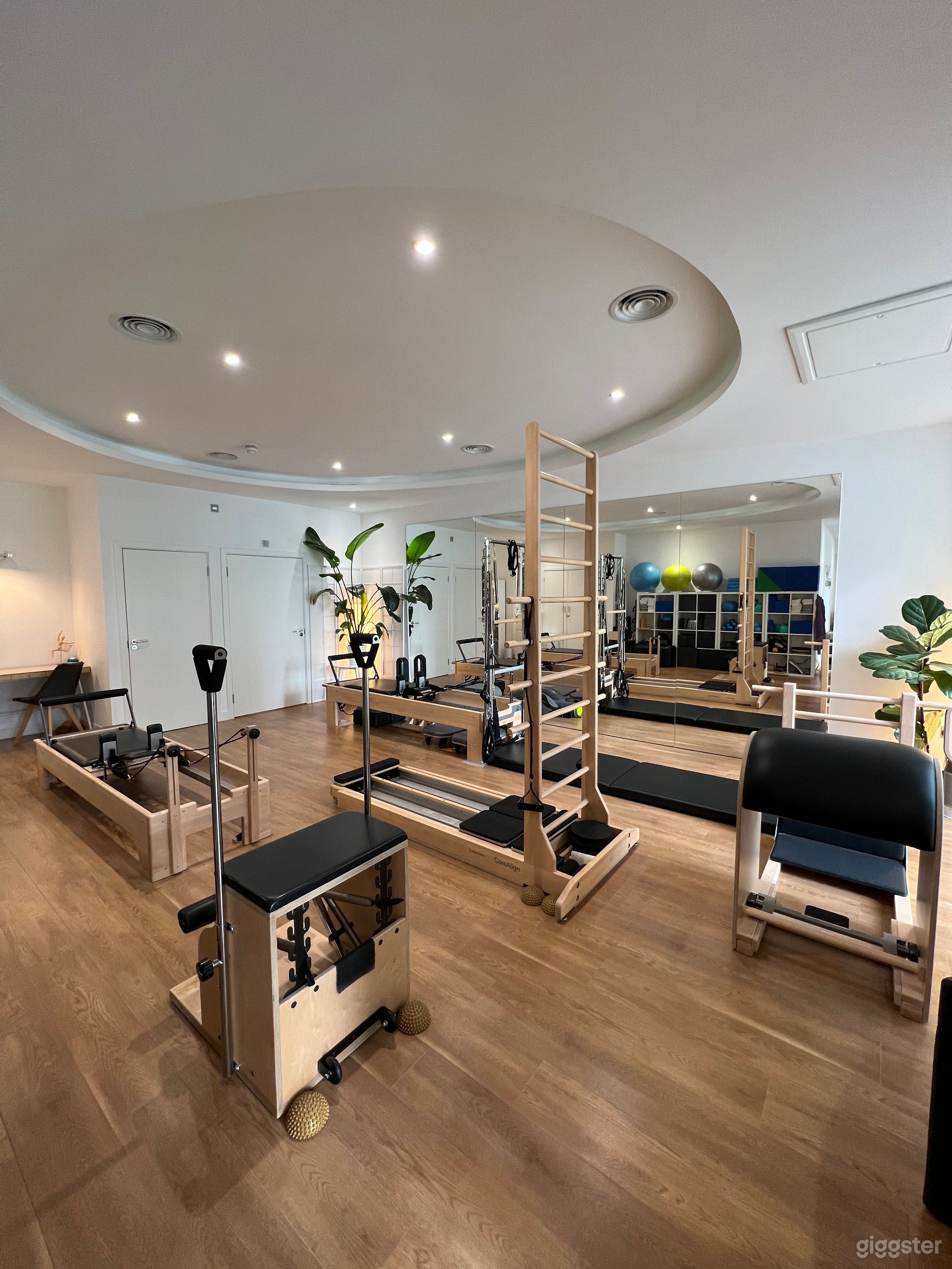 Our studio has been designed for your total comfort and quality of training. All our equipment has been carefully selected and is the very best quality, ensuring you get the maximum benefits.
