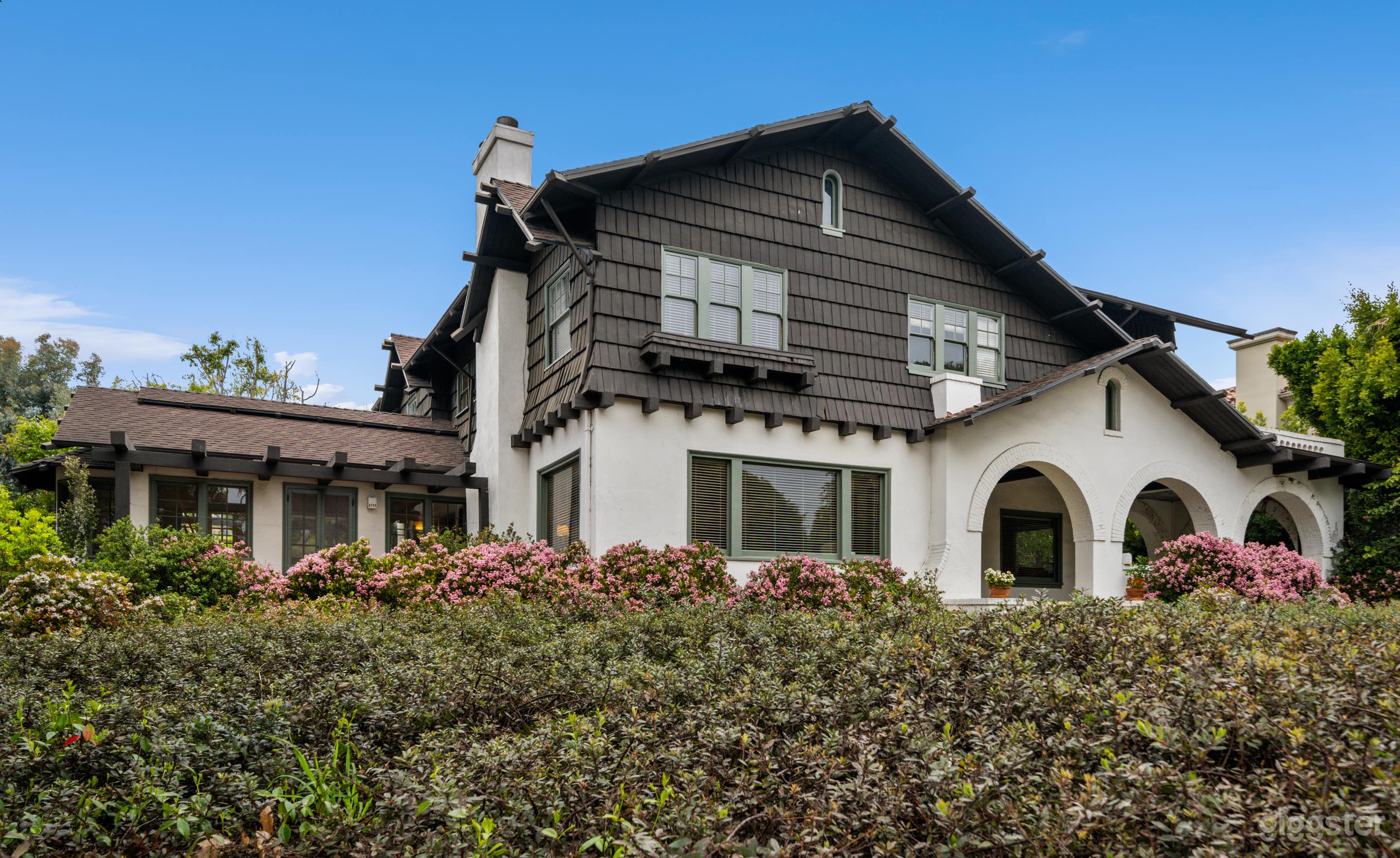 TIMELESS HOLLYWOOD ESTATE: BEVERLY HILLS LUXE HOME Photo 2