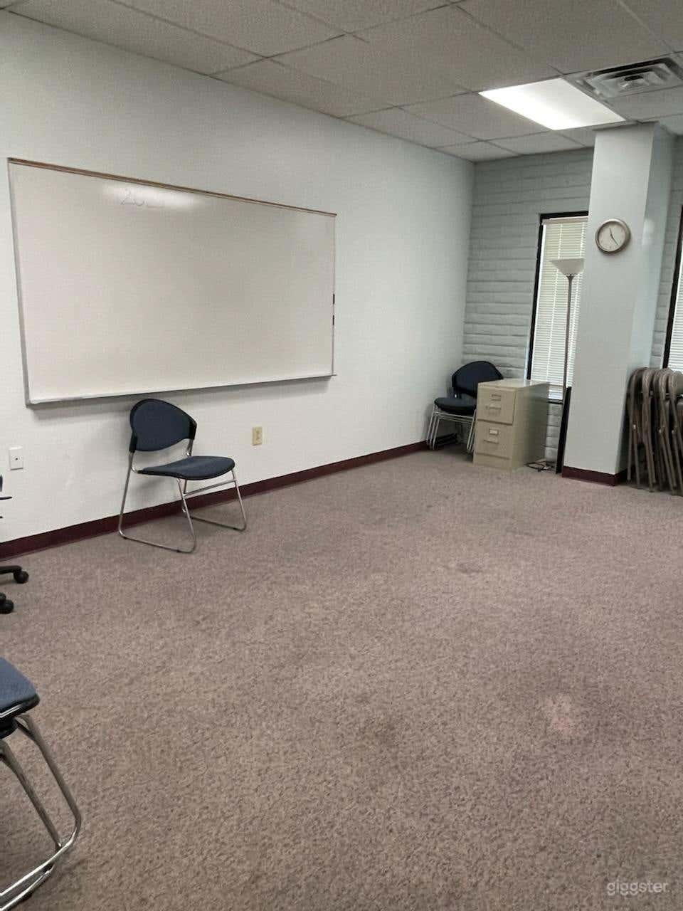 Beauty Meeting Room in Phoenix Photo 2