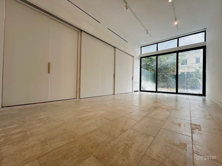 A Contemporary Event Space & Art Gallery in Brookl 