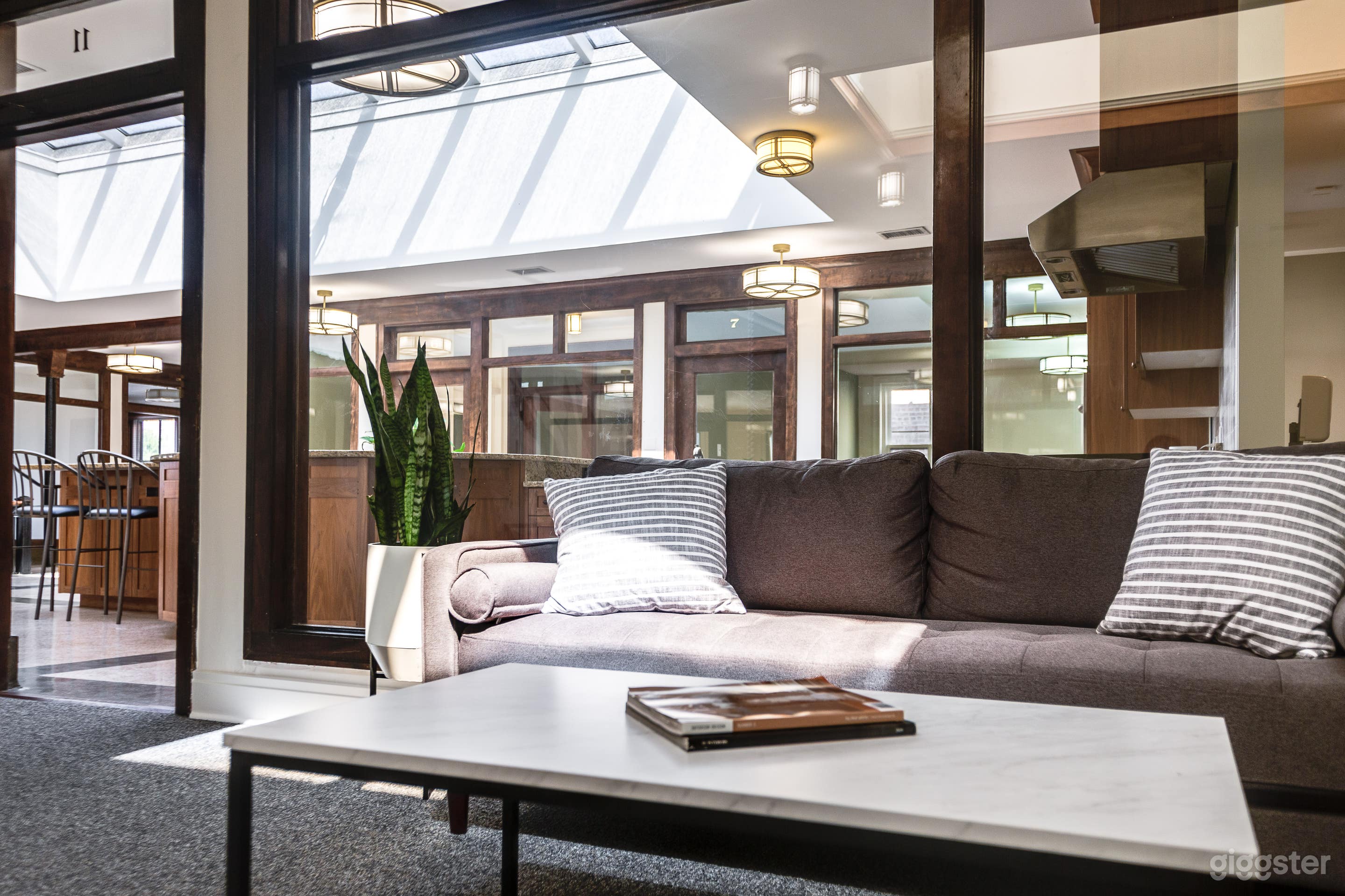 2nd Floor Private Shop 
(rented separately)