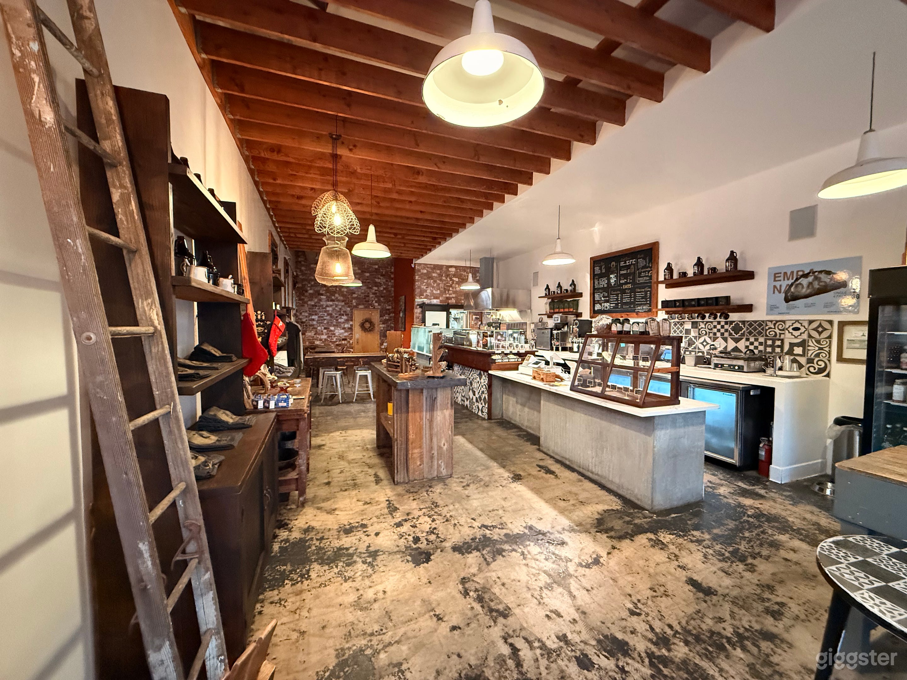 Eclectic Coffee Shop in Los Angeles Photo 3