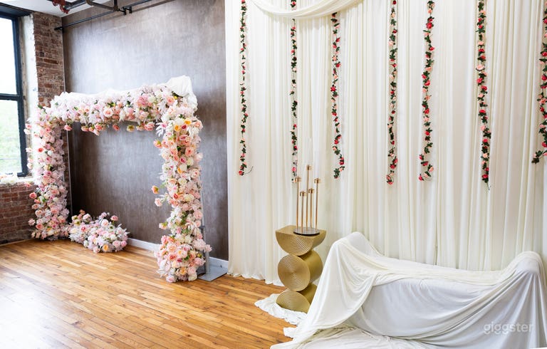  *New* Boutique Studio with Spring decor 