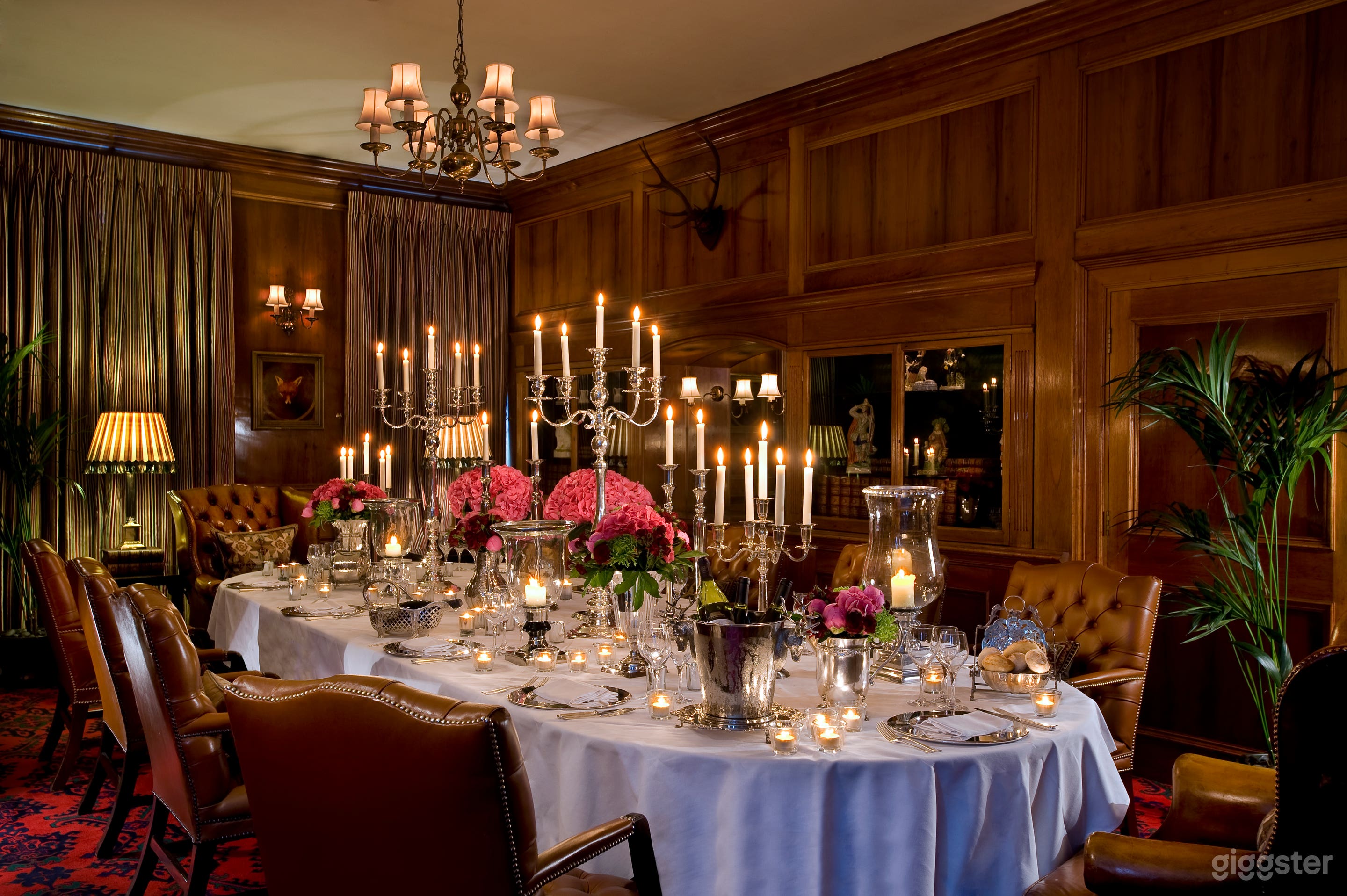 The Wonderful Library in London Photo 2