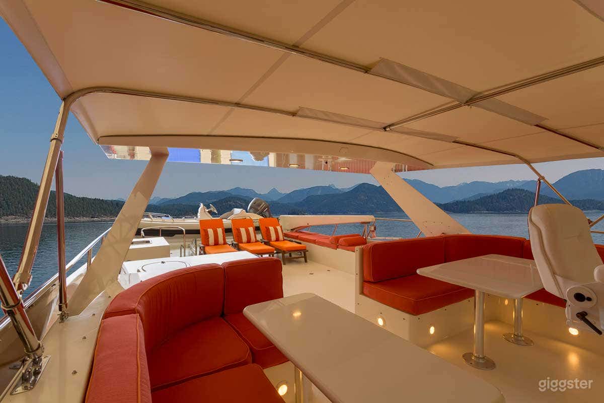 92ft Super Yacht - Hotel California Westport Sovereign Photo 4