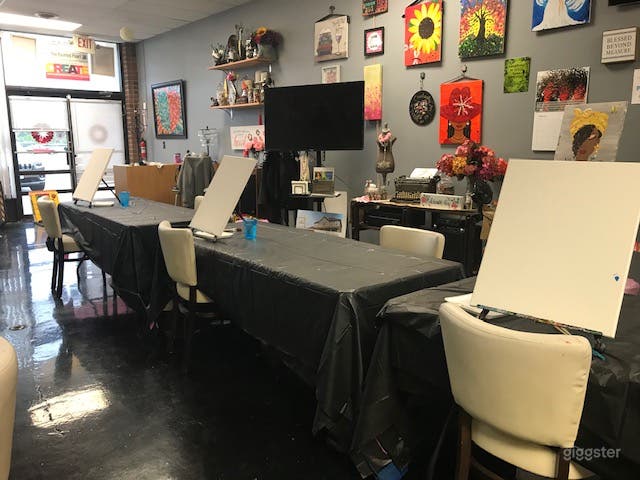 Painting Studio &amp; Art Gallery in Columbus (Buyout) Photo 2