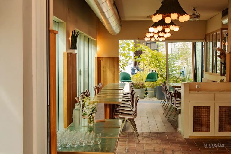  Flexible and Bright Main Dining Space 