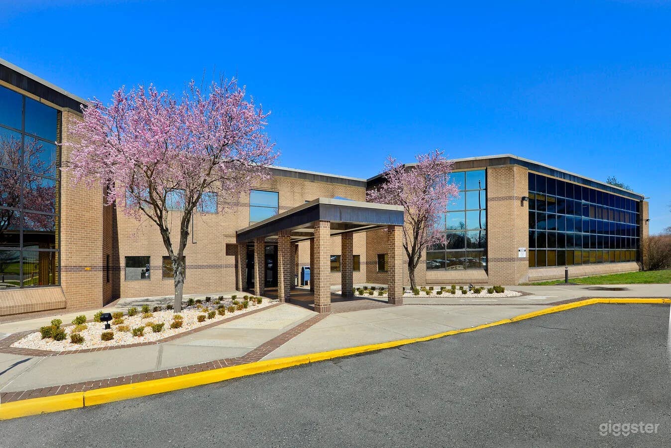 Modern & Professional Event Space in Tinton Photo 1