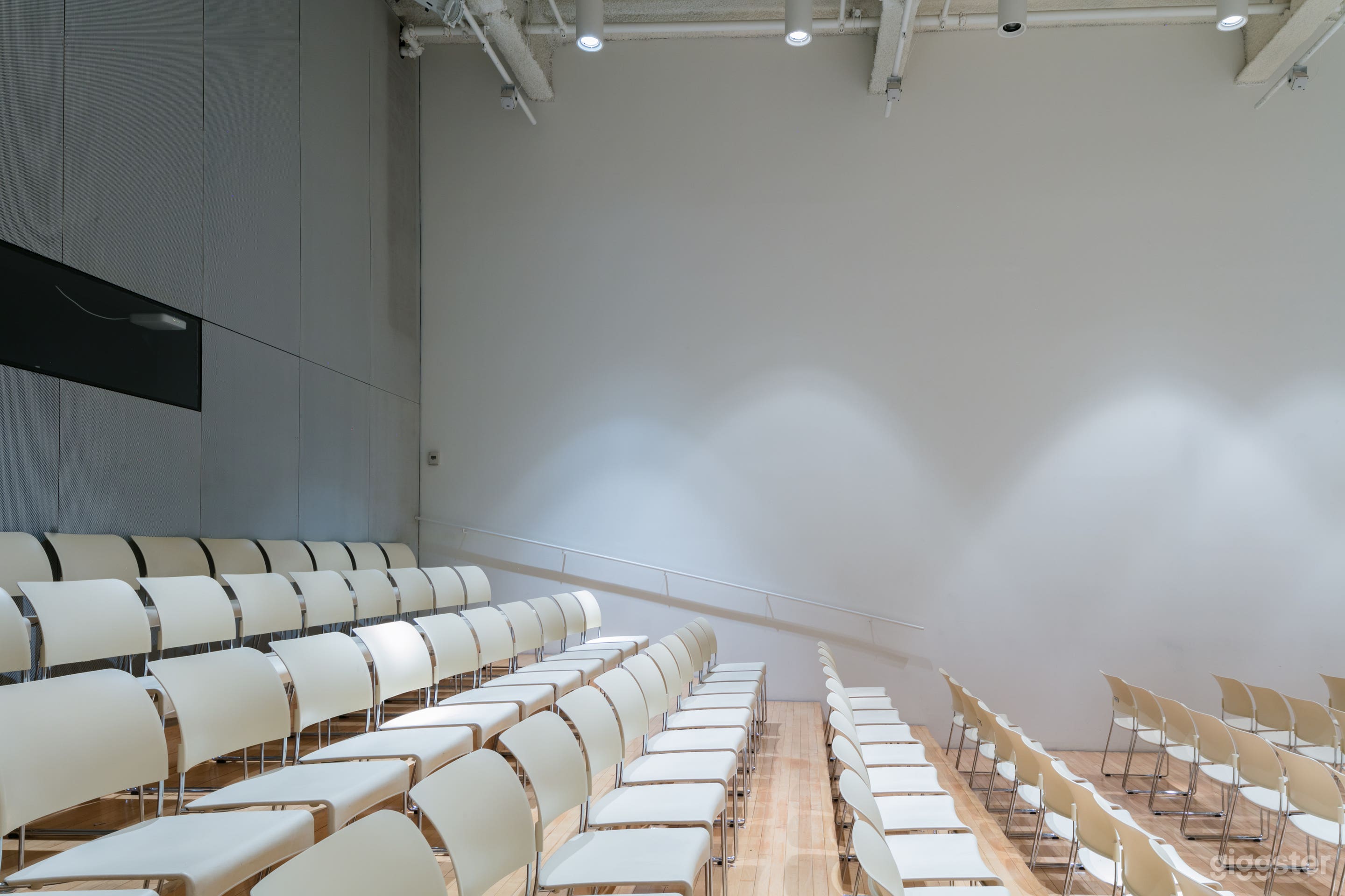 Small Theater in Downtown Manhattan Photo 4