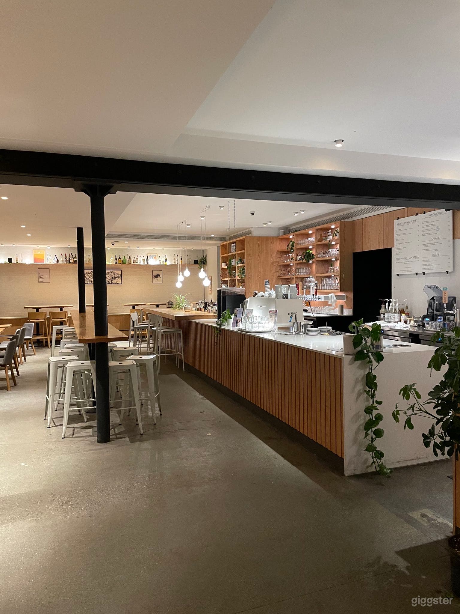 Minimalist Coffee Shop and Bar in Vancouver Photo 3