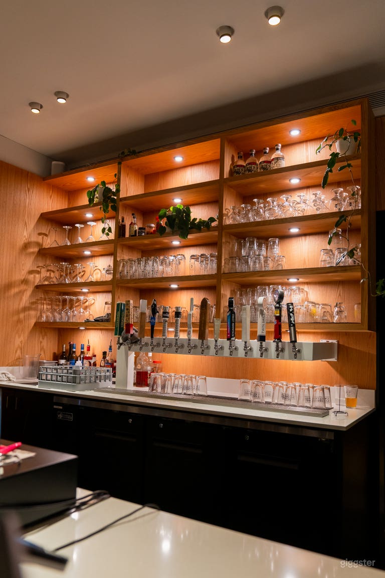  Minimalist Coffee Shop and Bar in Vancouver 