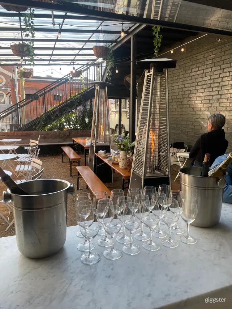  Rooftop Patio 2,000 sq.ft 