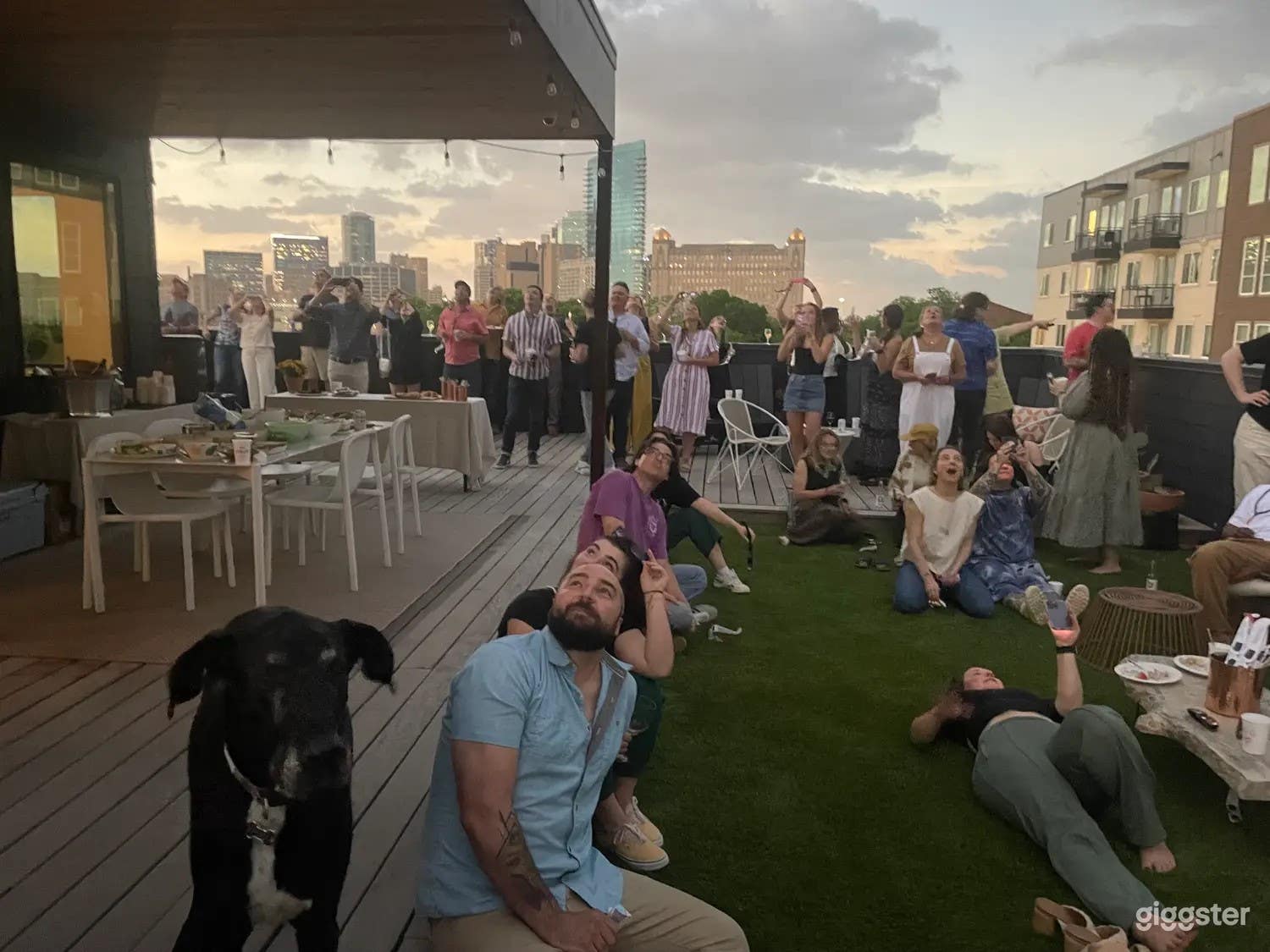 Rooftop Patio 2,000 sq.ft Photo 2