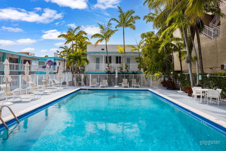  Renovated pool, 50s style! 