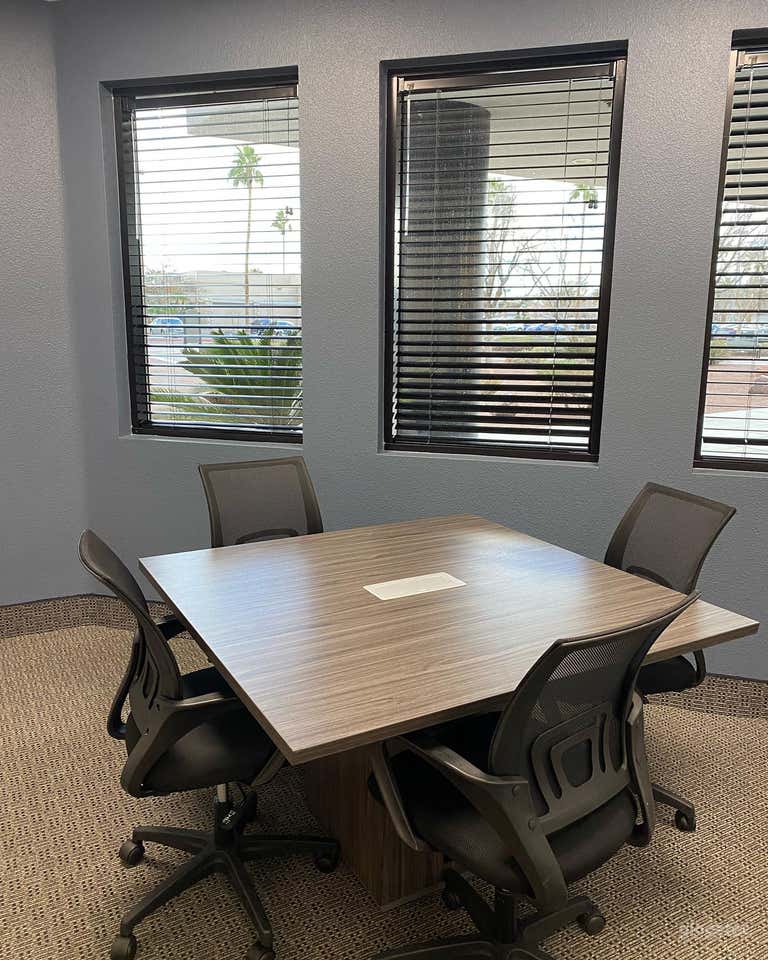  Small Meeting Room 