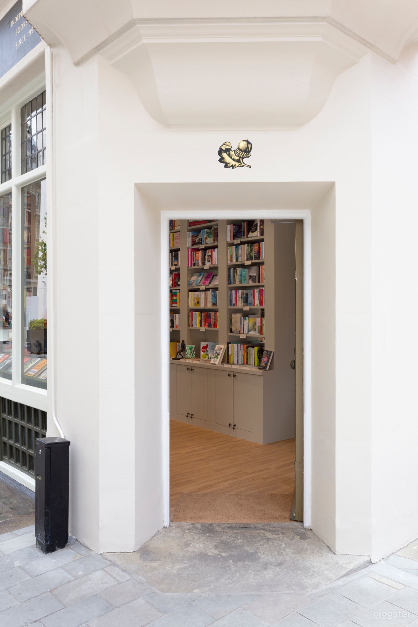Charming Bookshop Photo 3