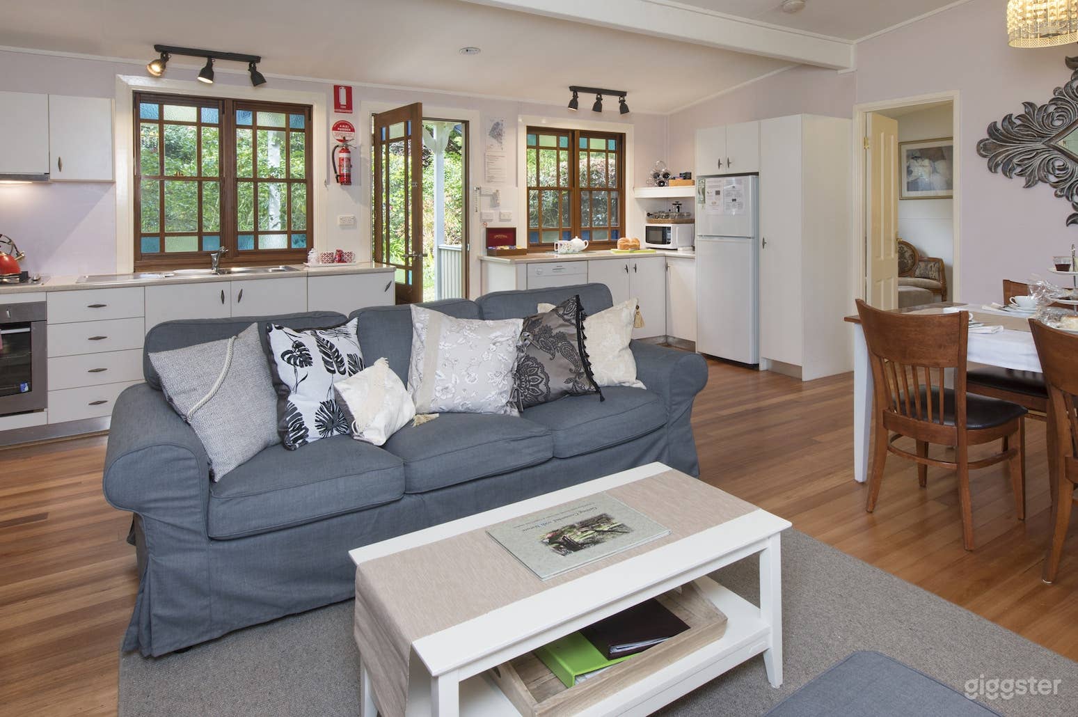 Fleur Cottage Photo 2