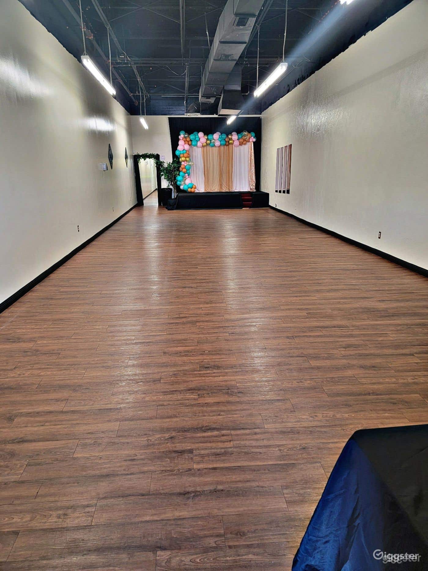 Open space, ready to be decorated. 