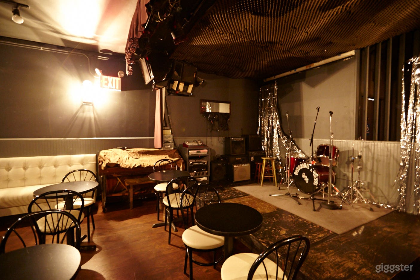 Parkside Lounge Photo 2