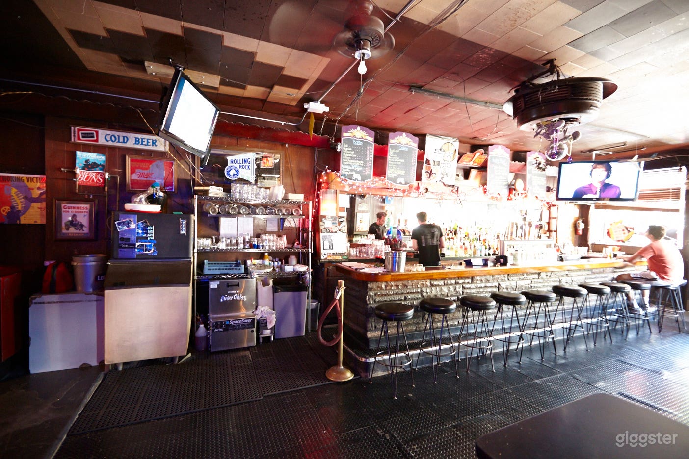 Parkside Lounge Photo 1