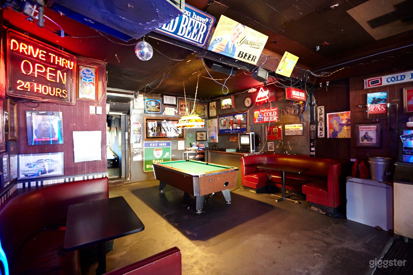 Parkside Lounge Photo 3