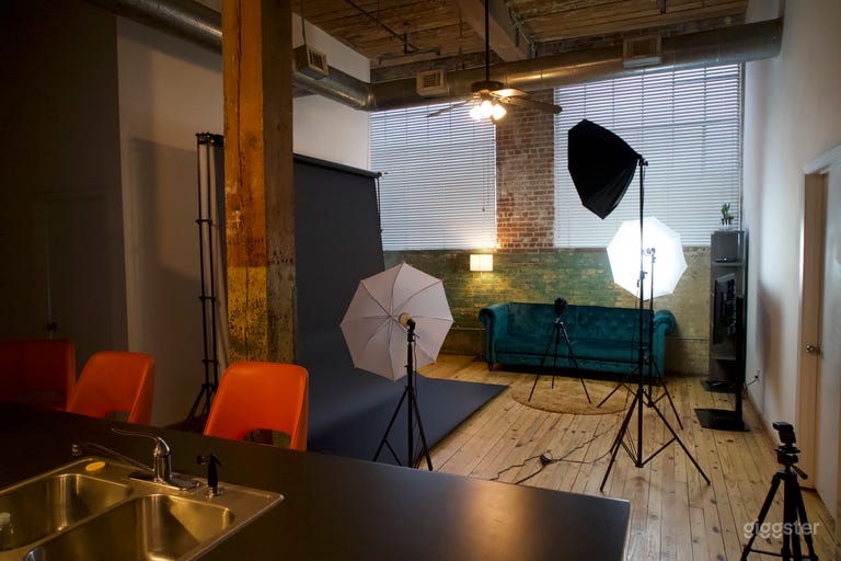  View from the righ of the kitchen area. 
