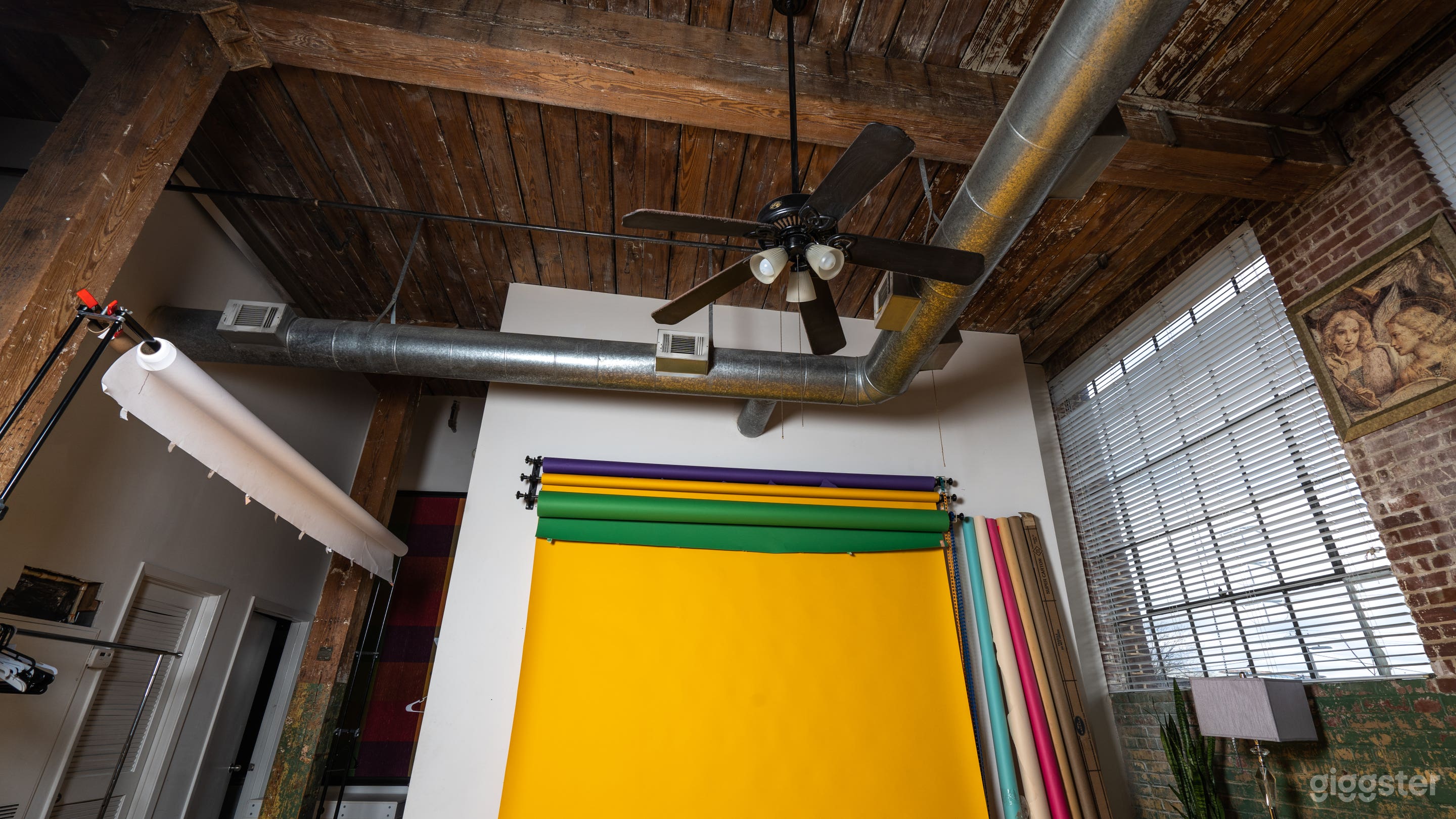 Downtown Loft Space with Lots of Natural Light Photo 2