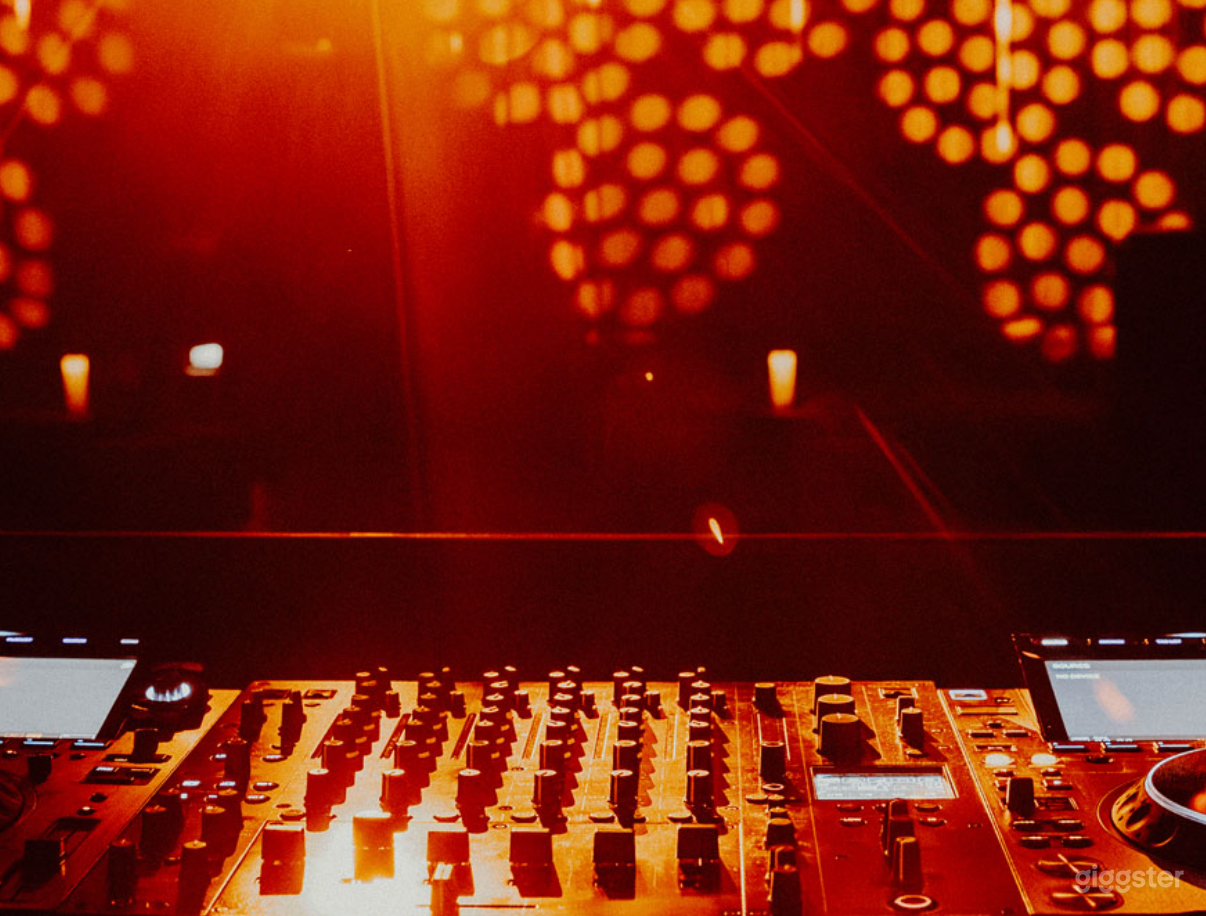 London's Club and Lifestyle Destination Photo 4