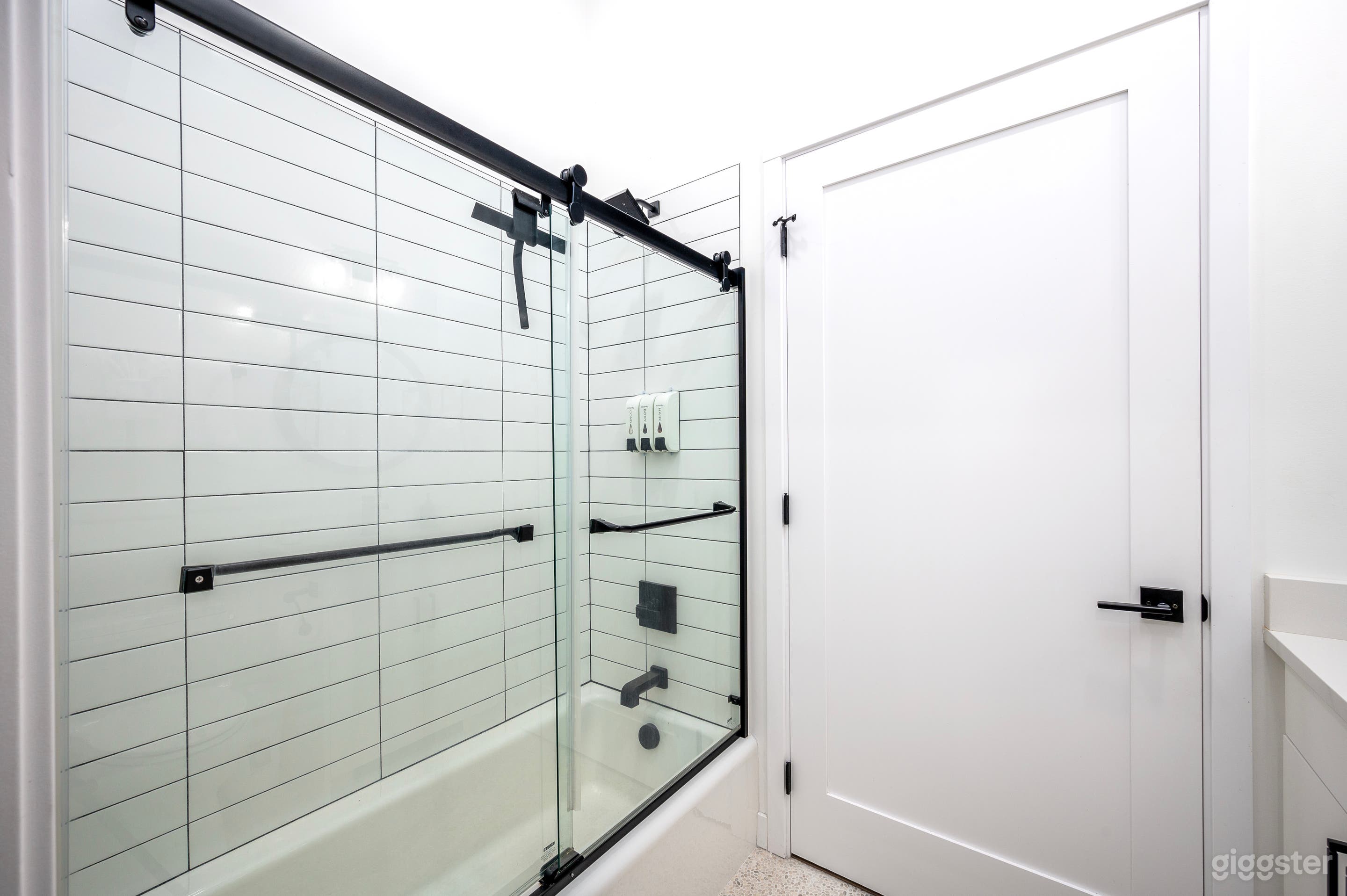 New Bend Modern Chalet Nestled on Wooded Lot Photo 3