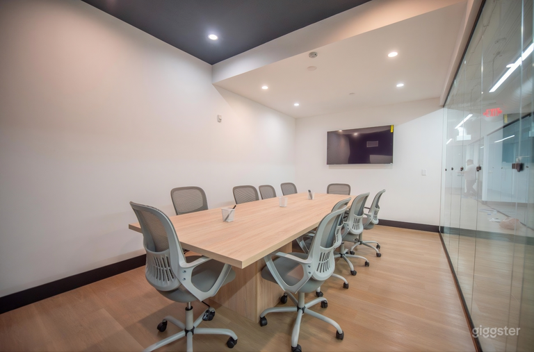  Soundproof 10-Person Meeting Room in Miami Downtown! 