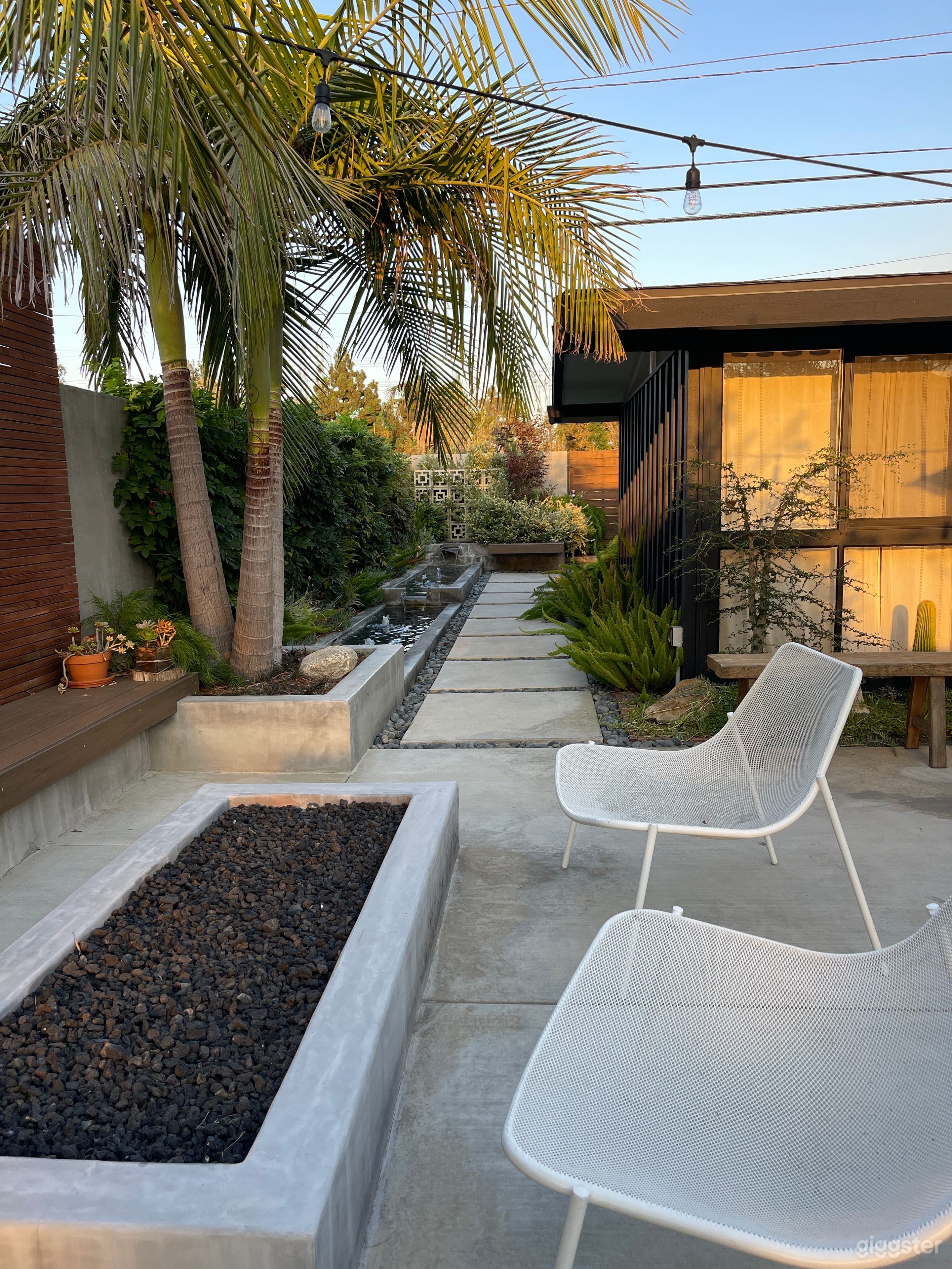 Mid Century Ranch home Photo 2