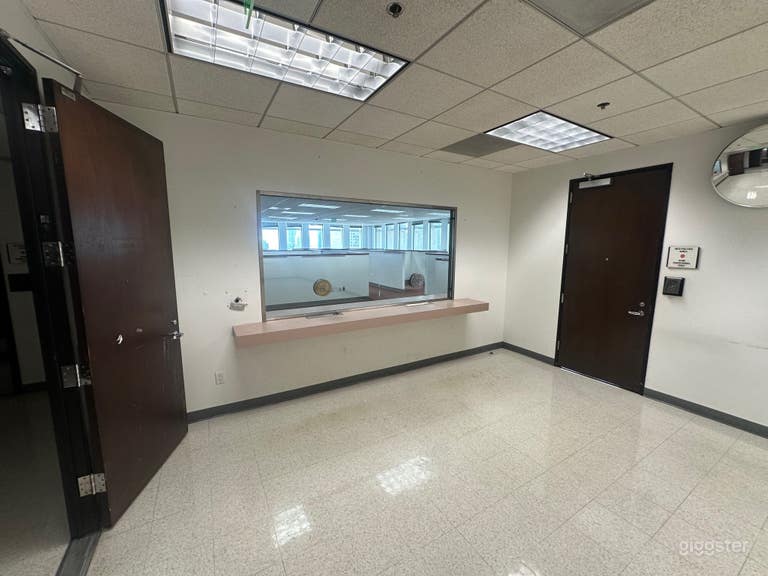  Spacious Governmental Office w/ Built-In Cubicles 