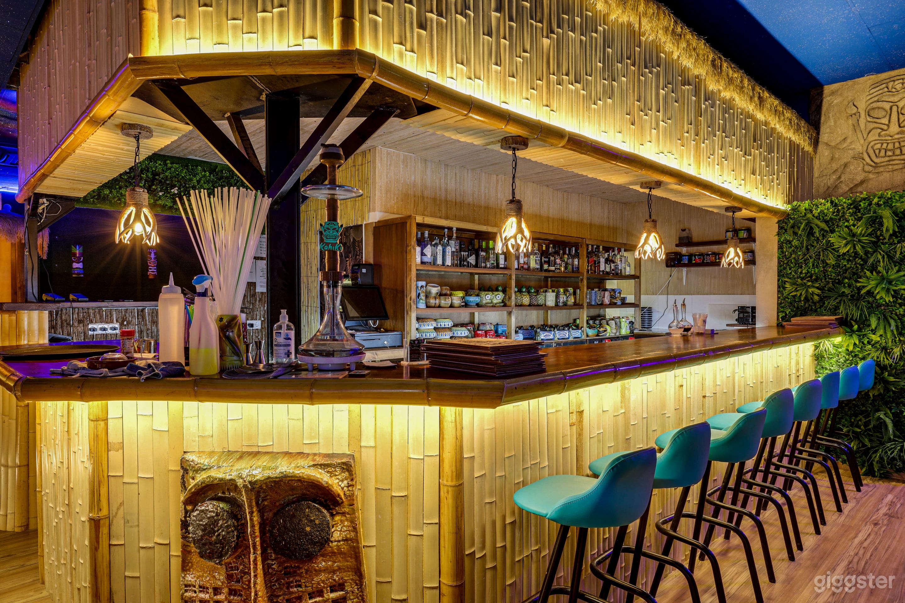 Cocteleria tiki/tropical, con diferentes espacios y terrazas Foto 4