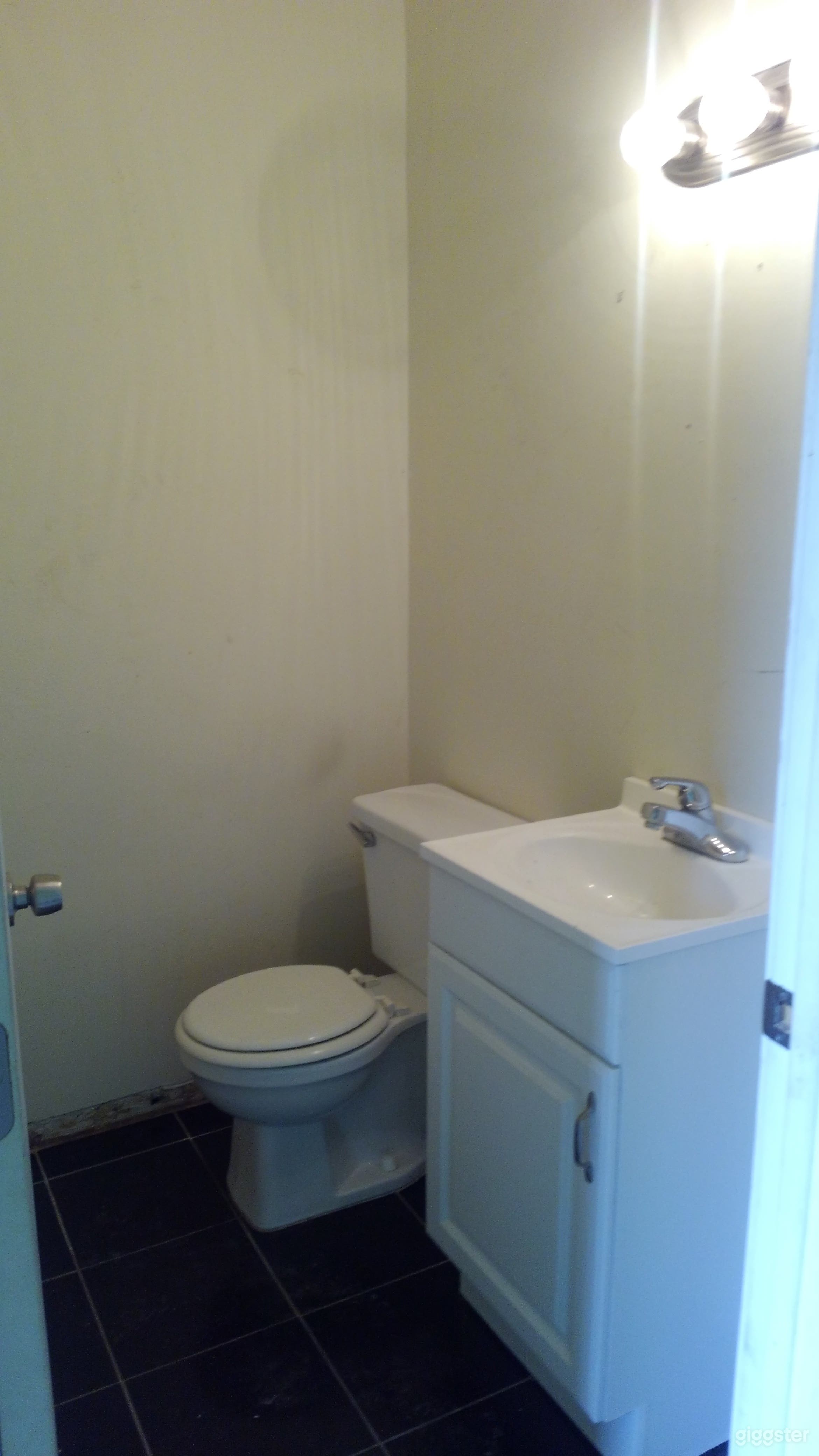 High ceiling open shell commercial space Photo 4