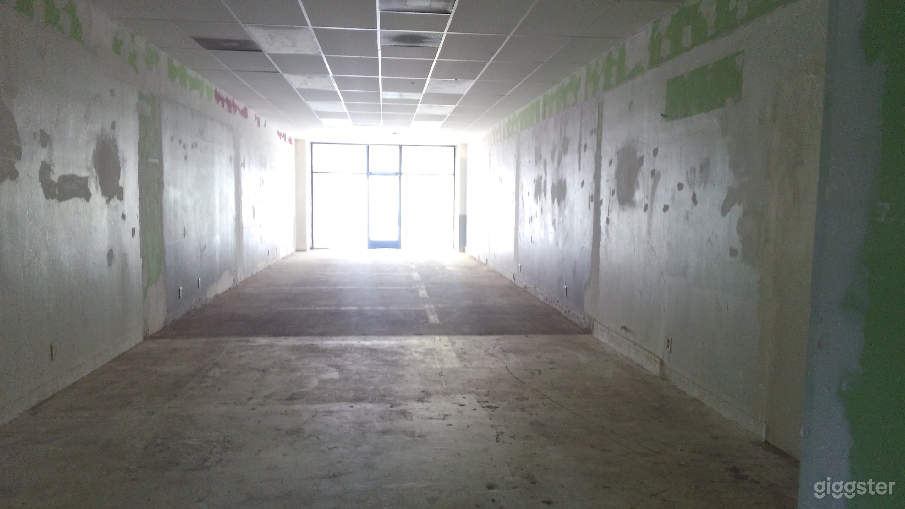 High ceiling open shell commercial space Photo 3