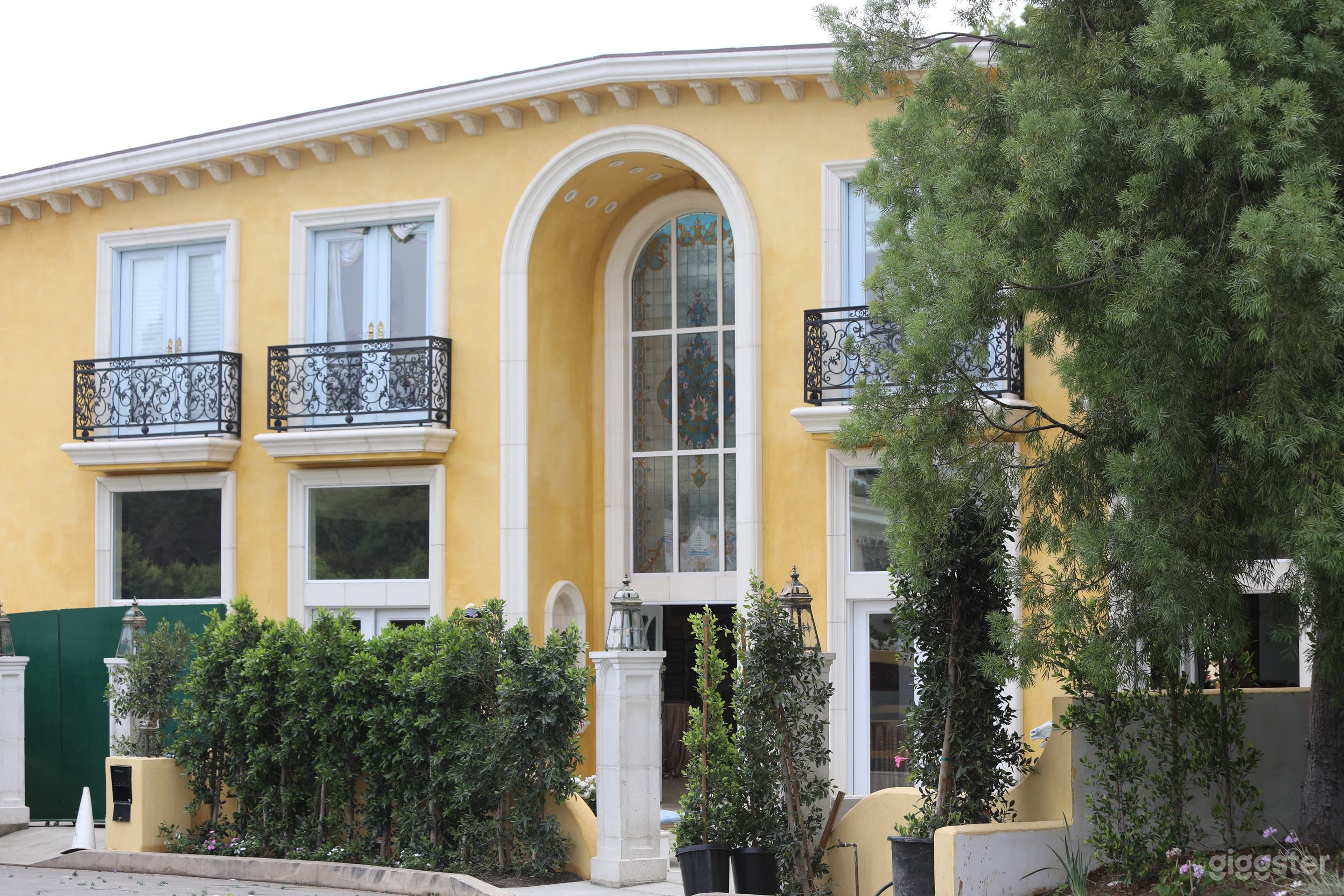 Sunset Estate Photo 1