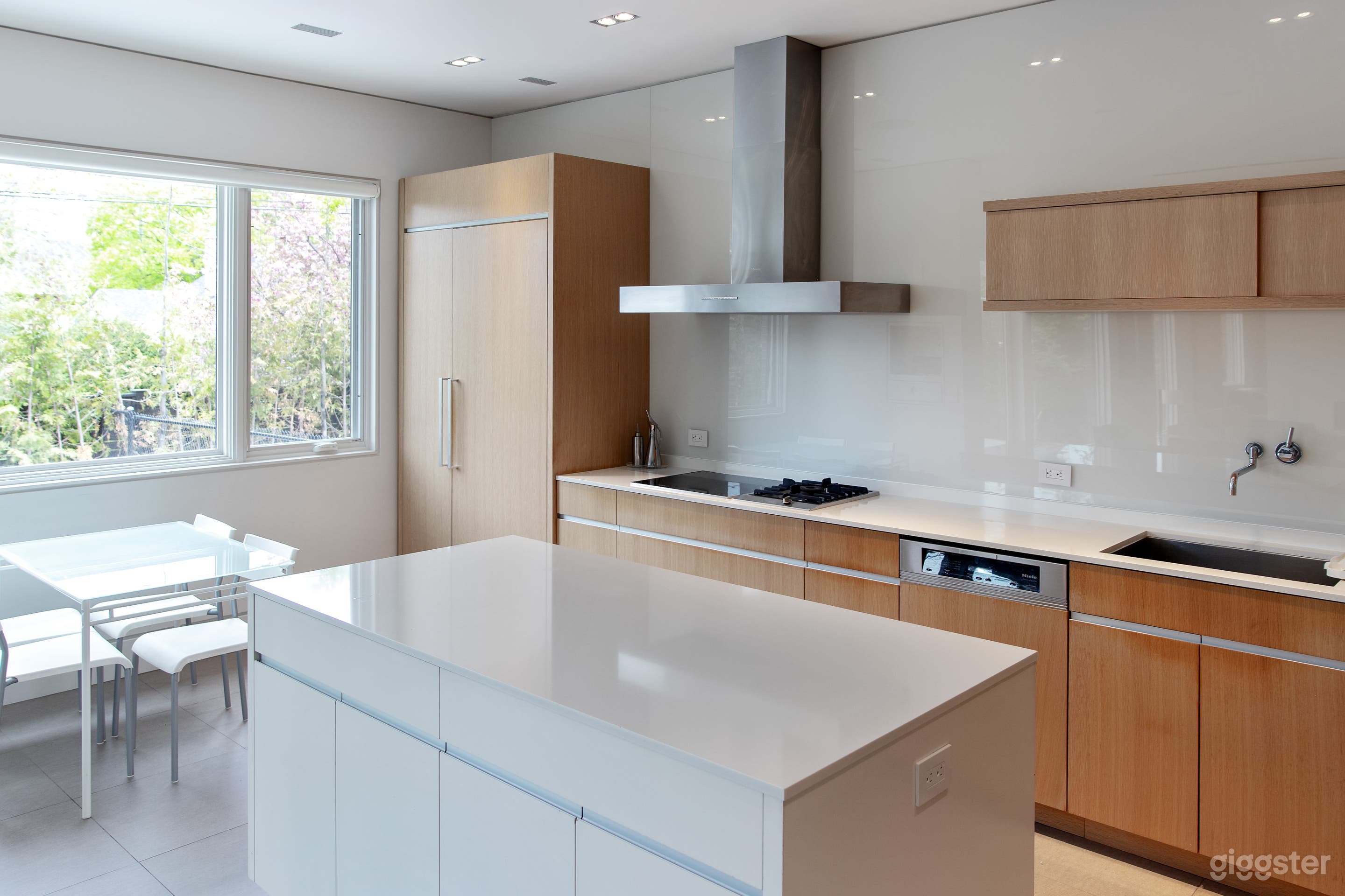 Modern House Photo 2