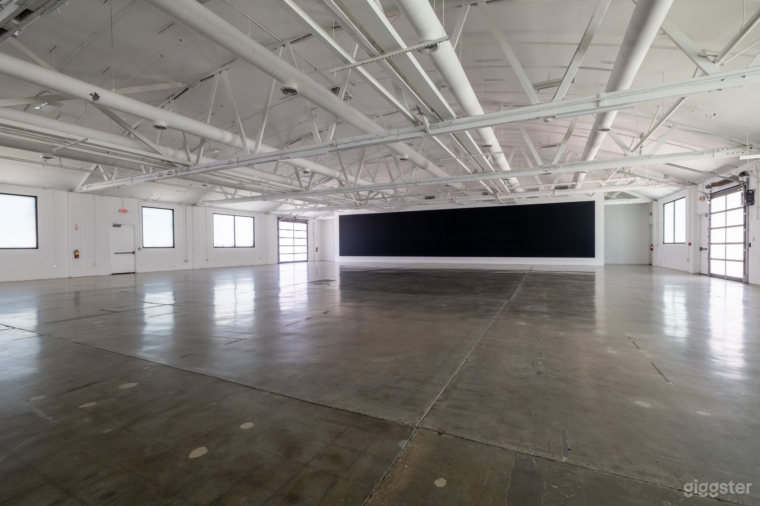 Maximum Studio X Photo 2